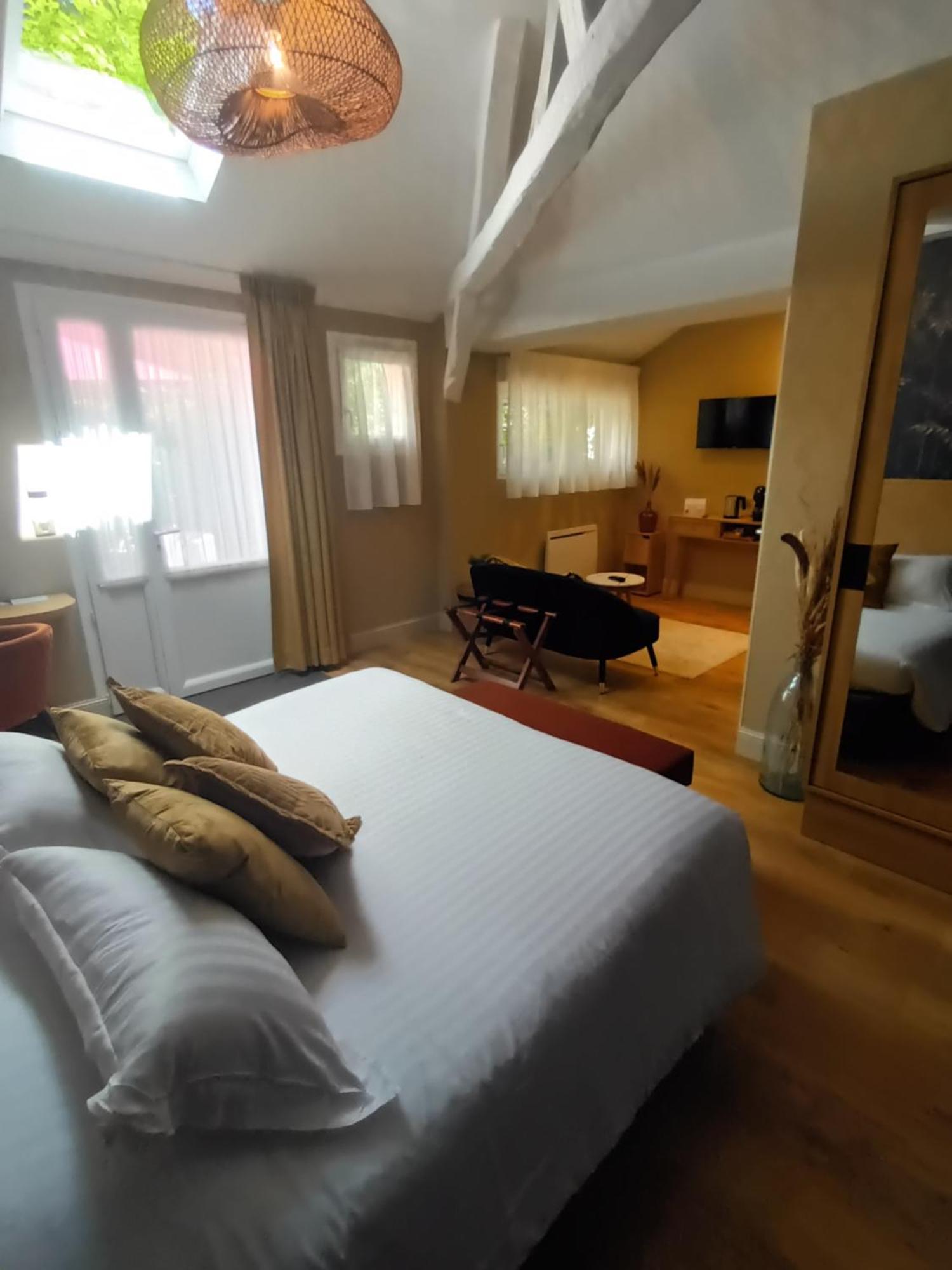 Logis Hotel La Breche - Restaurant Berthelot Amboise Kültér fotó